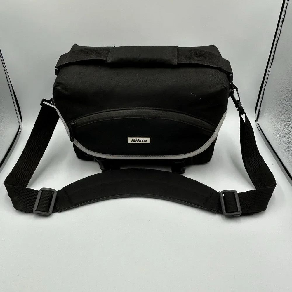 Nikon DSLR Digital Camera Carrying Case Photographer Bag Medium 11